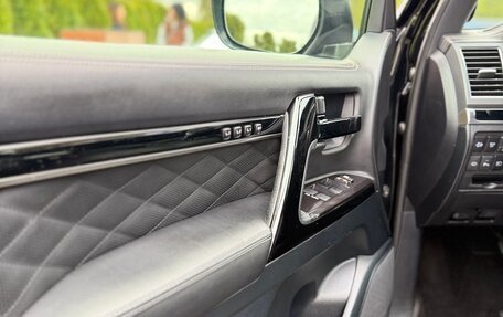 Toyota Land Cruiser 200, 2019 год, 7 800 000 рублей, 32 фотография