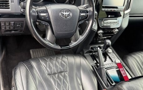 Toyota Land Cruiser 200, 2019 год, 7 800 000 рублей, 28 фотография