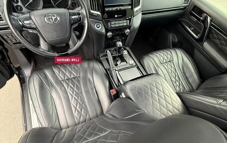 Toyota Land Cruiser 200, 2019 год, 7 800 000 рублей, 34 фотография