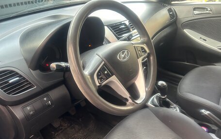 Hyundai Solaris II рестайлинг, 2011 год, 750 000 рублей, 4 фотография