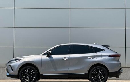 Toyota Venza, 2022 год, 3 010 446 рублей, 2 фотография