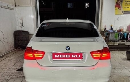BMW 3 серия, 2011 год, 1 000 000 рублей, 3 фотография