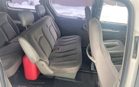 Chrysler Voyager IV, 2002 год, 420 000 рублей, 2 фотография