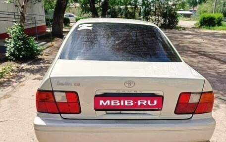 Toyota Camry V40, 1996 год, 370 000 рублей, 5 фотография