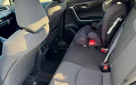 Toyota RAV4, 2019 год, 2 850 000 рублей, 10 фотография