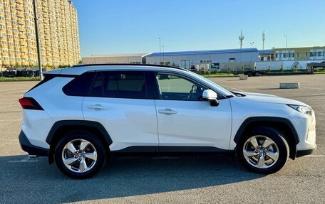 Toyota RAV4, 2019 год, 2 850 000 рублей, 5 фотография
