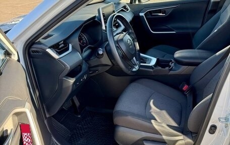 Toyota RAV4, 2019 год, 2 850 000 рублей, 8 фотография