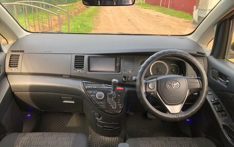 Toyota ISis I, 2013 год, 1 550 000 рублей, 9 фотография