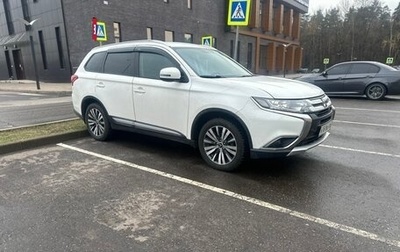 Mitsubishi Outlander III рестайлинг 3, 2015 год, 1 700 000 рублей, 1 фотография