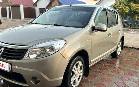 Renault Logan I, 2010 год, 600 000 рублей, 3 фотография