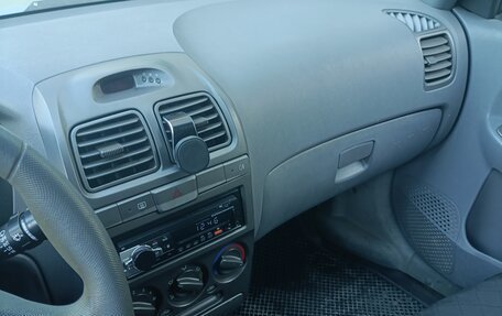 Hyundai Accent II, 2004 год, 300 000 рублей, 13 фотография