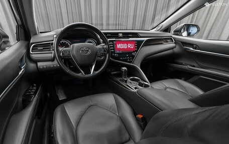 Toyota Camry, 2018 год, 2 350 000 рублей, 8 фотография