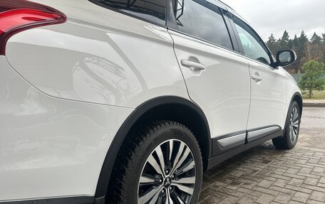 Mitsubishi Outlander III рестайлинг 3, 2015 год, 1 700 000 рублей, 12 фотография