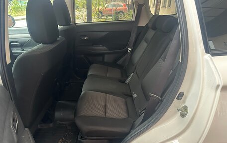 Mitsubishi Outlander III рестайлинг 3, 2015 год, 1 700 000 рублей, 16 фотография