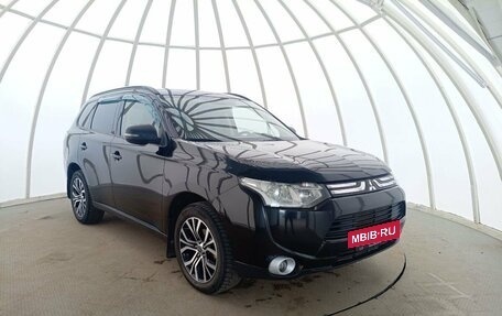 Mitsubishi Outlander III рестайлинг 3, 2013 год, 1 280 000 рублей, 3 фотография