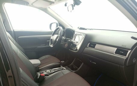 Mitsubishi Outlander III рестайлинг 3, 2013 год, 1 280 000 рублей, 13 фотография