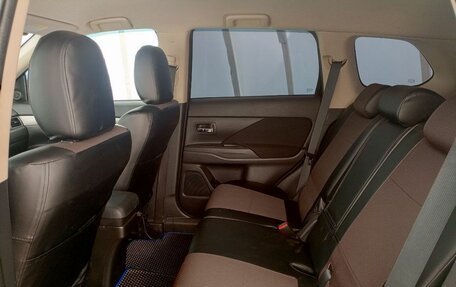 Mitsubishi Outlander III рестайлинг 3, 2013 год, 1 280 000 рублей, 15 фотография