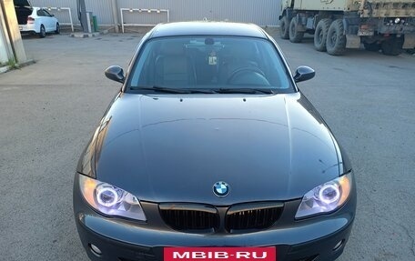 BMW 1 серия, 2005 год, 850 000 рублей, 4 фотография