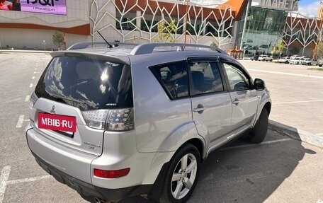 Mitsubishi Outlander III рестайлинг 3, 2007 год, 880 000 рублей, 4 фотография