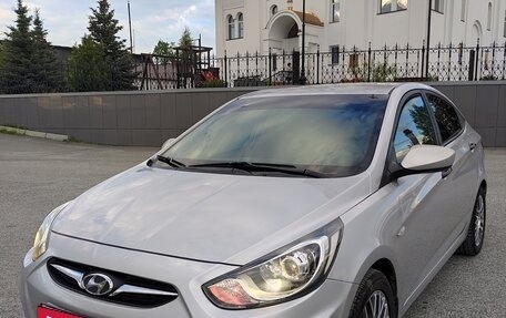 Hyundai Solaris II рестайлинг, 2013 год, 720 000 рублей, 2 фотография