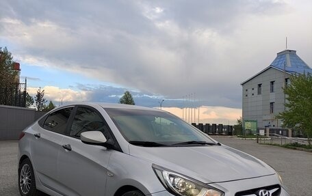 Hyundai Solaris II рестайлинг, 2013 год, 720 000 рублей, 8 фотография