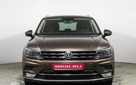 Volkswagen Tiguan II, 2017 год, 2 395 000 рублей, 2 фотография