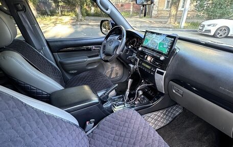 Toyota Land Cruiser Prado 120 рестайлинг, 2003 год, 2 500 000 рублей, 12 фотография