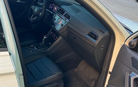 Volkswagen Tiguan II, 2021 год, 4 900 000 рублей, 8 фотография