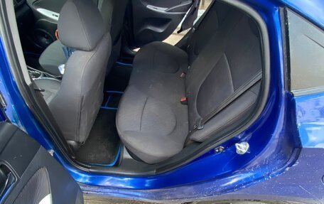 Hyundai Solaris II рестайлинг, 2011 год, 850 000 рублей, 8 фотография