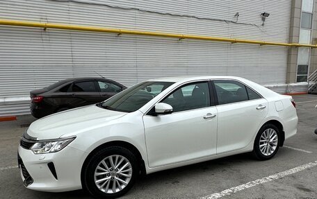 Toyota Camry, 2015 год, 2 300 000 рублей, 2 фотография