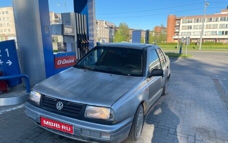 Volkswagen Vento, 1993 год, 85 000 рублей, 1 фотография