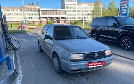 Volkswagen Vento, 1993 год, 85 000 рублей, 2 фотография