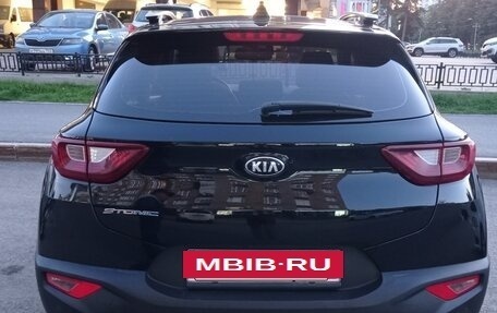 KIA Stonic, 2019 год, 1 800 000 рублей, 2 фотография