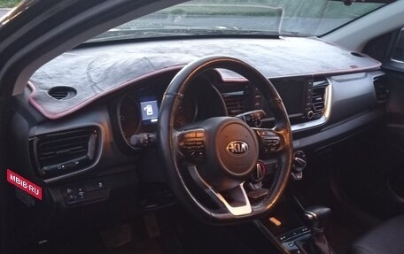 KIA Stonic, 2019 год, 1 800 000 рублей, 9 фотография