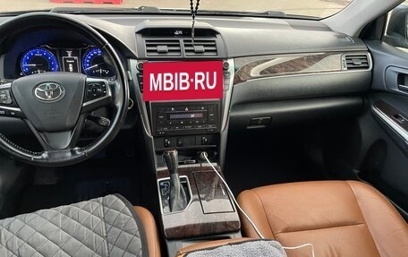 Toyota Camry, 2016 год, 1 900 000 рублей, 4 фотография