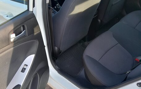 Hyundai Solaris II рестайлинг, 2014 год, 750 000 рублей, 21 фотография