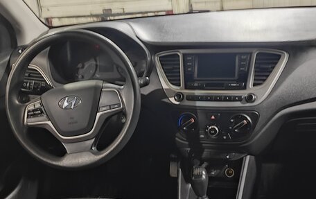 Hyundai Solaris II рестайлинг, 2019 год, 900 000 рублей, 7 фотография