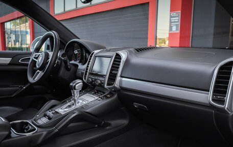 Porsche Cayenne III, 2010 год, 2 590 000 рублей, 16 фотография