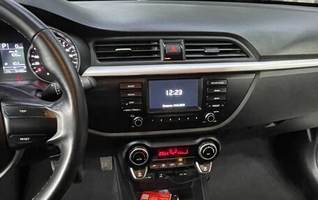 KIA Rio IV, 2019 год, 1 790 000 рублей, 28 фотография