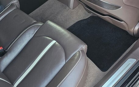 Audi A8, 2012 год, 2 500 000 рублей, 7 фотография