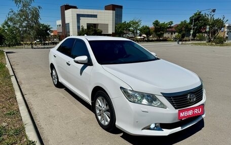 Toyota Camry, 2013 год, 1 900 000 рублей, 4 фотография