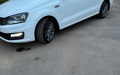 Volkswagen Polo VI (EU Market), 2018 год, 1 270 000 рублей, 24 фотография