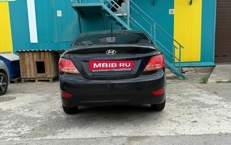 Hyundai Solaris II рестайлинг, 2013 год, 650 000 рублей, 4 фотография