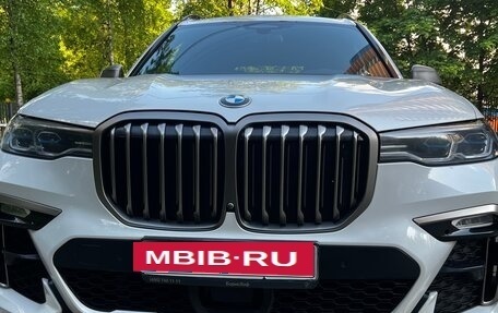 BMW X7, 2020 год, 9 000 000 рублей, 3 фотография