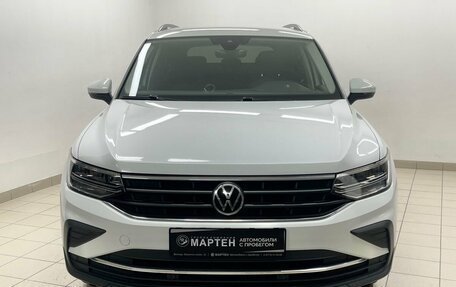Volkswagen Tiguan II, 2021 год, 3 099 000 рублей, 2 фотография