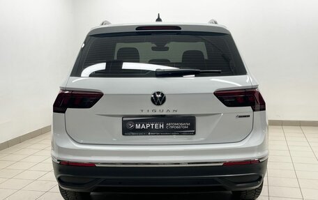 Volkswagen Tiguan II, 2021 год, 3 099 000 рублей, 5 фотография