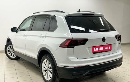 Volkswagen Tiguan II, 2021 год, 3 099 000 рублей, 6 фотография