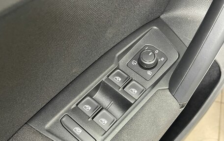 Volkswagen Tiguan II, 2021 год, 3 099 000 рублей, 17 фотография