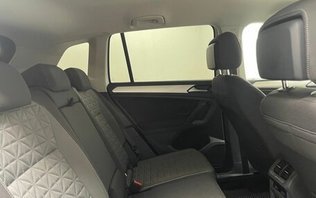 Volkswagen Tiguan II, 2021 год, 3 099 000 рублей, 13 фотография