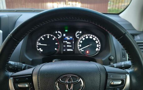 Toyota Land Cruiser Prado 150 рестайлинг 2, 2018 год, 3 950 000 рублей, 13 фотография